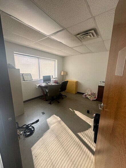 More Photos Of 7726 N Owasso Expy, Owasso Warehouse For Lease