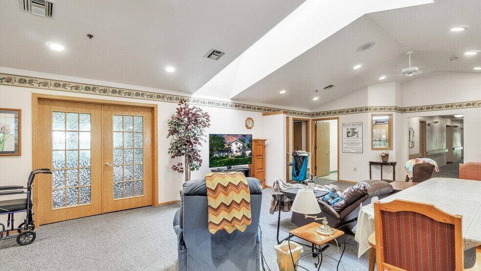 More Photos Of 121 S 5th St, Evansville Assisted Living For Sale