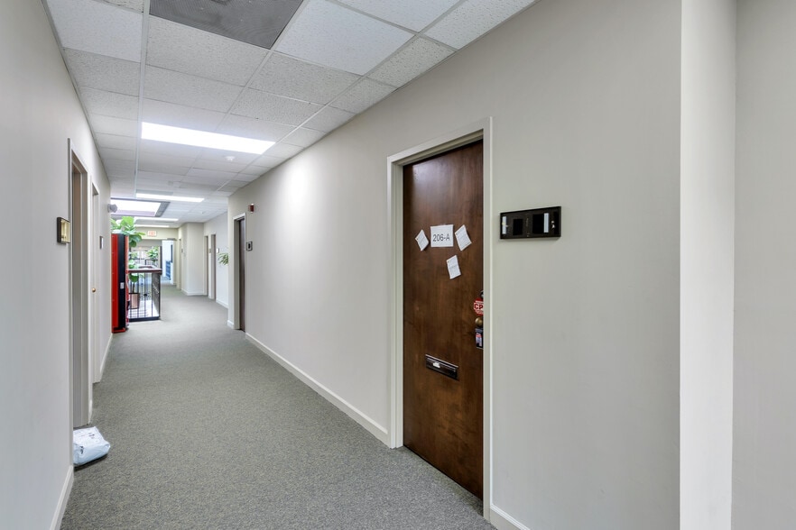 More Photos Of 2101 N Sardis Rd, Charlotte Office For Lease