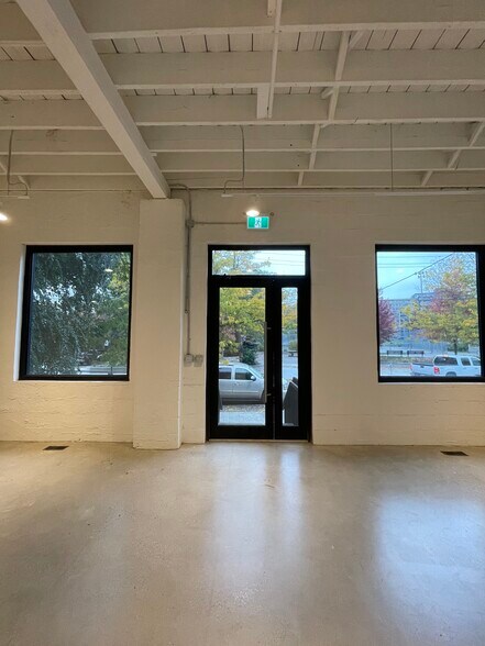 More Photos Of 83-91B Walnut Av, Toronto Office For Lease