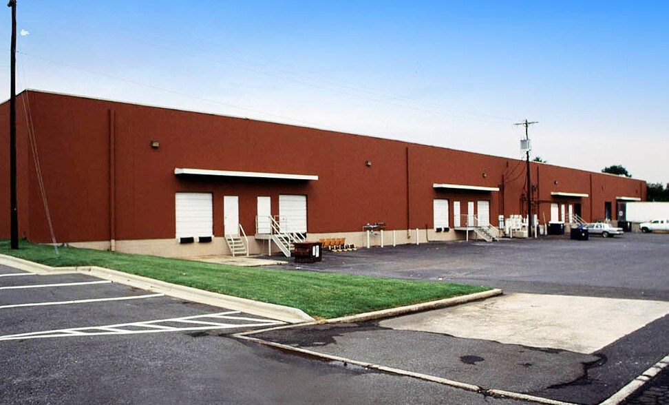 More Photos Of 9129 MONROE Rd, Charlotte Unknown For Lease