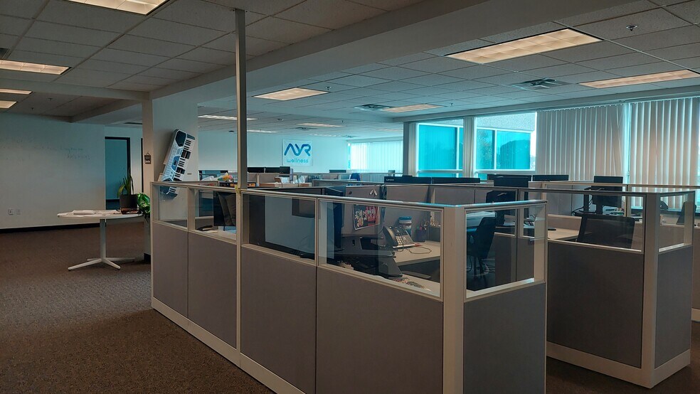 More Photos Of 300 Trade Center, Woburn Office For Lease