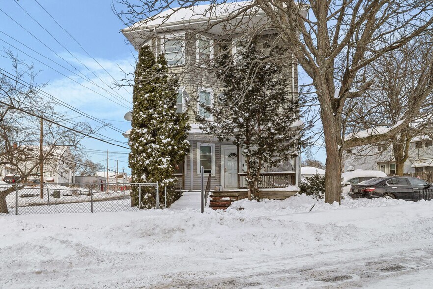 More Photos Of 47 Mary St, Pawtucket Apartments For Sale
