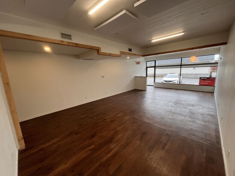 More Photos Of 572-574 Princess St, Kingston General Retail For Lease