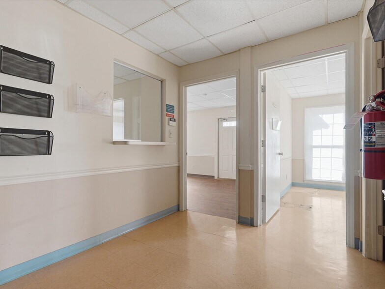 More Photos Of 825 Majestic Ct, Gastonia Medical For Lease