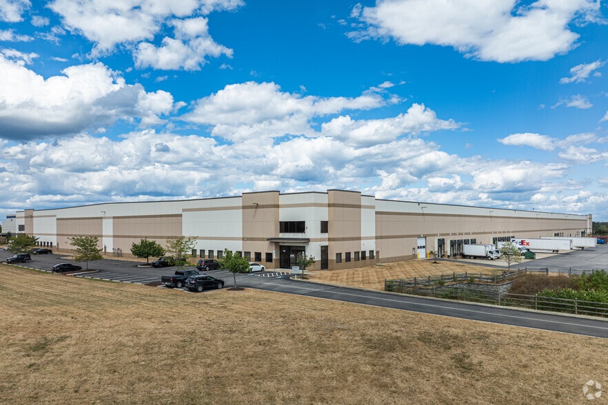 Primary Photo Of 200 Solar Dr, Imperial Distribution For Lease