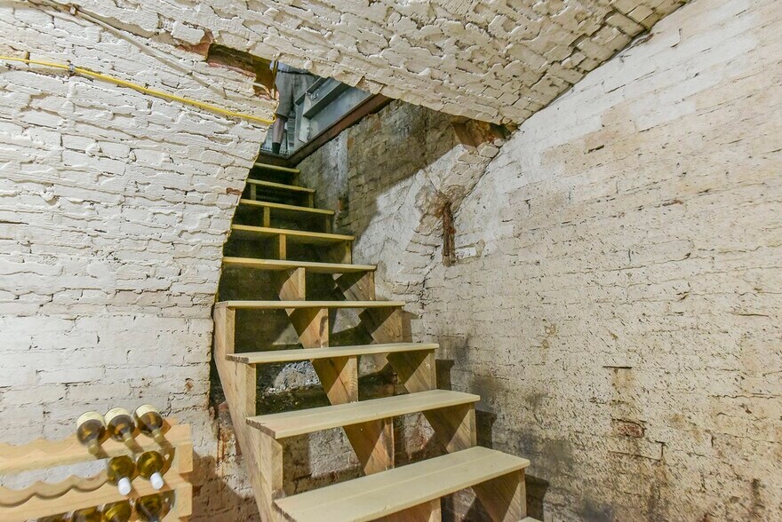 More Photos Of 827 Philadelphia Ave, Chambersburg Specialty For Sale