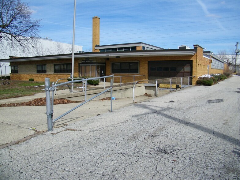 More Photos Of 5161 S Millard Ave, Chicago Warehouse For Lease