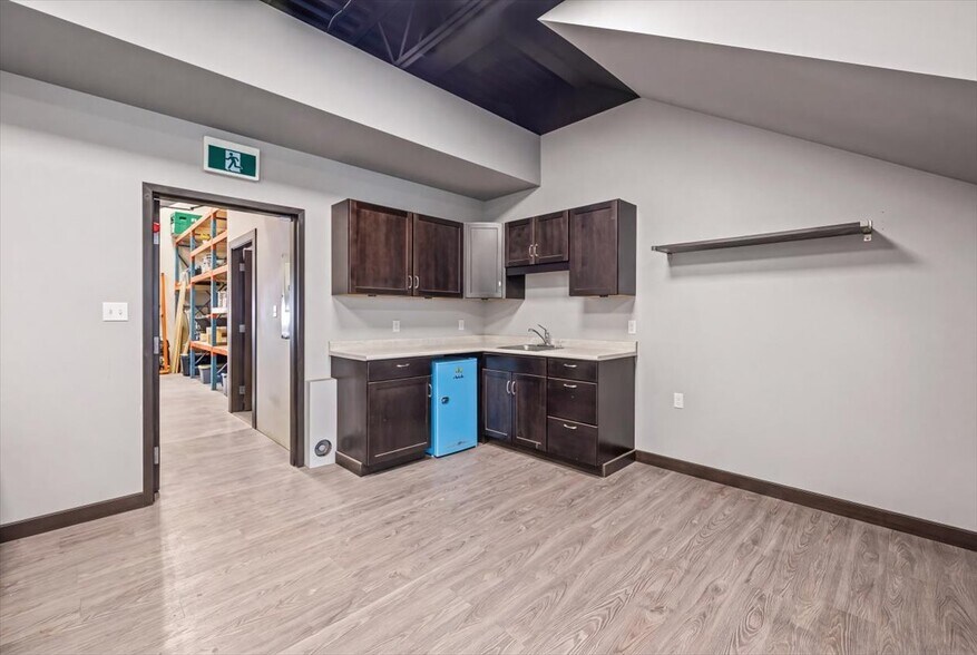 More Photos Of 280 Portage Clos, Sherwood Park Warehouse For Sale
