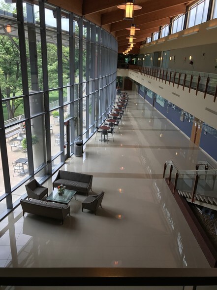 More Photos Of 850 Cranberry Woods Dr, Cranberry Township Schools For Lease