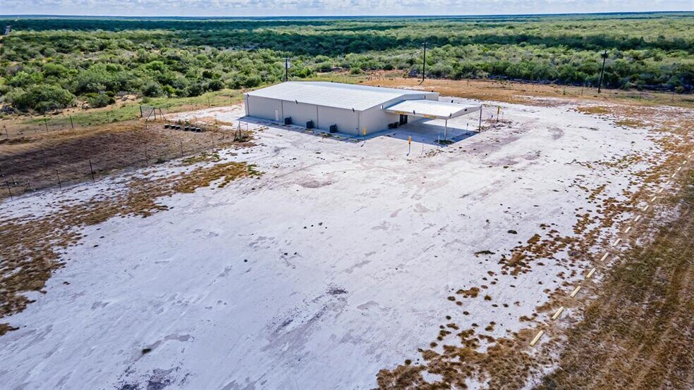 More Photos Of 25998 TX State Hwy 359, Bruni Warehouse For Sale