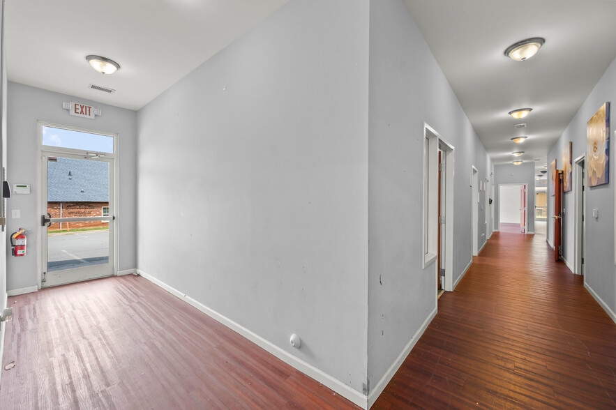 More Photos Of 8017 N Point Blvd, Winston-Salem Industrial For Lease