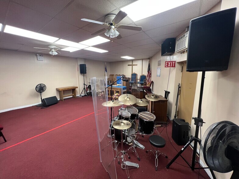 More Photos Of 303 E 98th St, Brooklyn Religious Facility For Sale