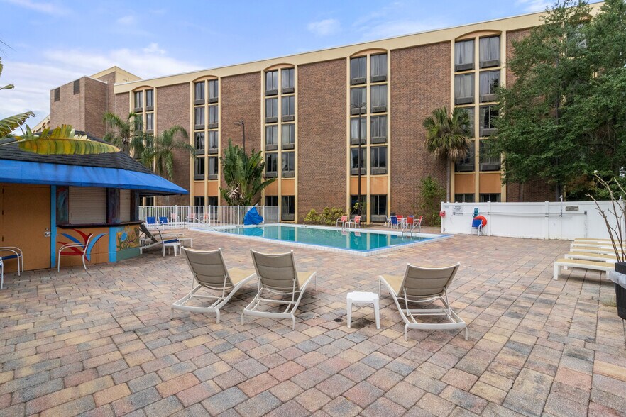 More Photos Of 7675 W Irlo Bronson Memorial Hwy, Kissimmee Hotel For Sale