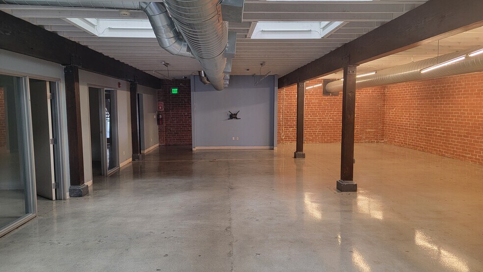 More Photos Of 4716 Vineland Ave, North Hollywood Loft Creative Space For Lease