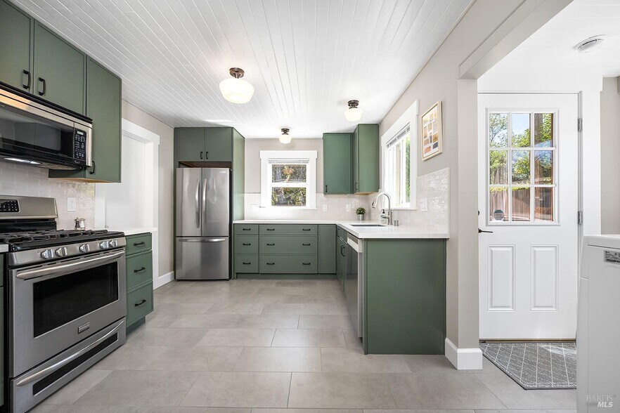 More Photos Of 732 Petaluma Blvd S, Petaluma Multifamily For Sale