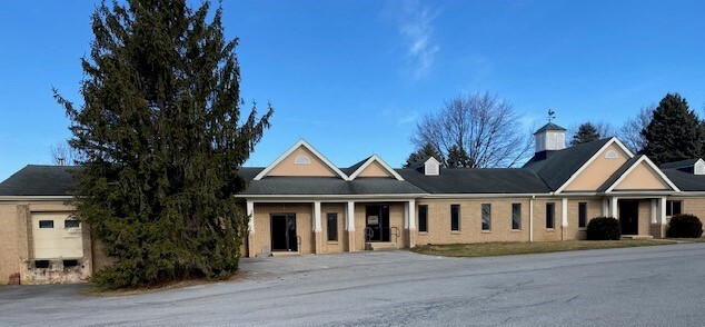 Primary Photo Of 254 S Esbenshade Rd, Manheim Showroom For Lease