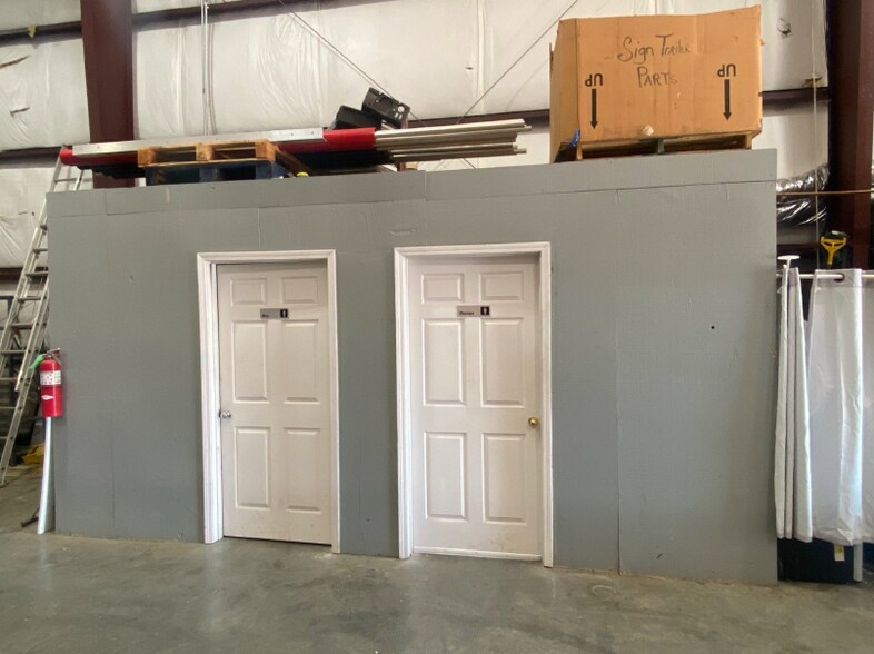 More Photos Of 15810-A Hwy 59, Foley Light Distribution For Sale