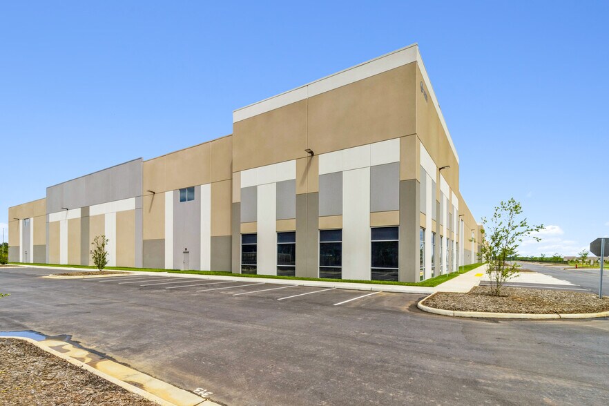 More Photos Of 1605 Piedmont Commerce Dr, Kernersville Warehouse For Lease