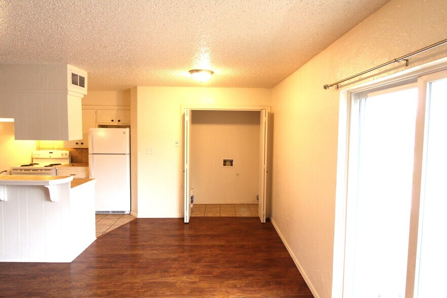 More Photos Of 1311 Glen Oaks Ct, Norman Apartments For Sale