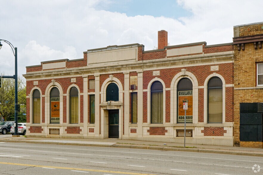 More Photos Of 1495 Lake Ave, Rochester Storefront Retail Office For Sale