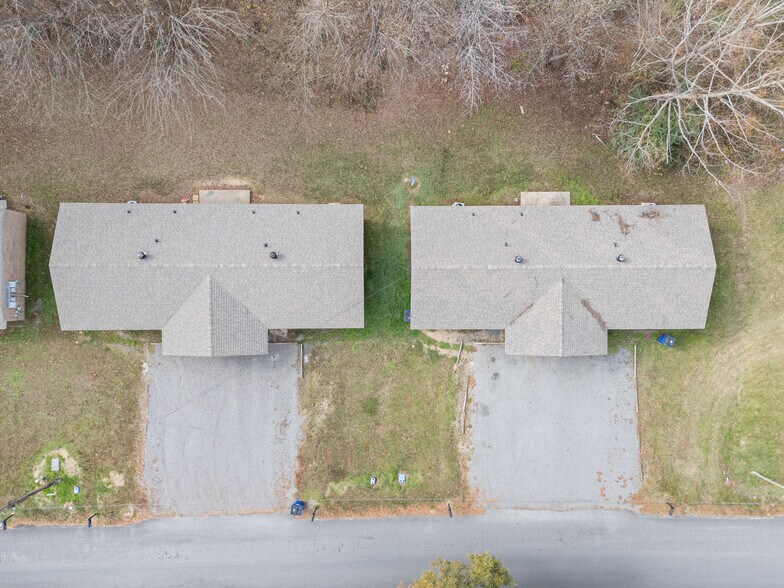 More Photos Of 16 Linder Rd, Greenbrier Apartments For Sale