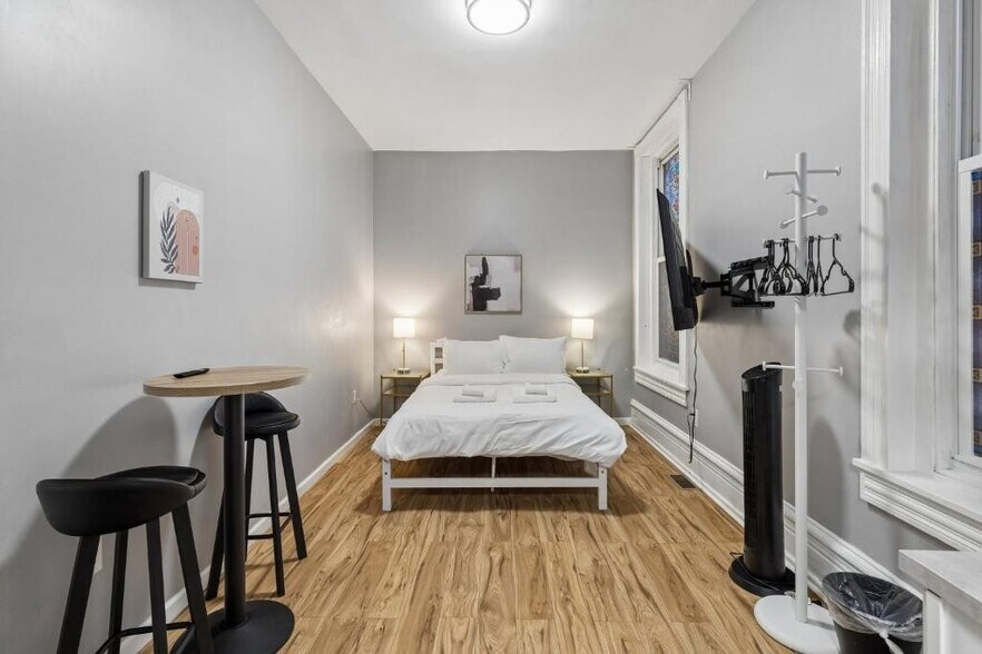 More Photos Of 1611 S Broad St, Philadelphia Specialty For Sale