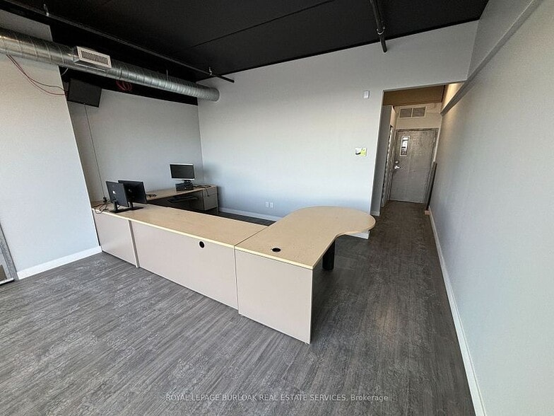 More Photos Of 760 Laurentian Dr, Burlington Showroom For Sale