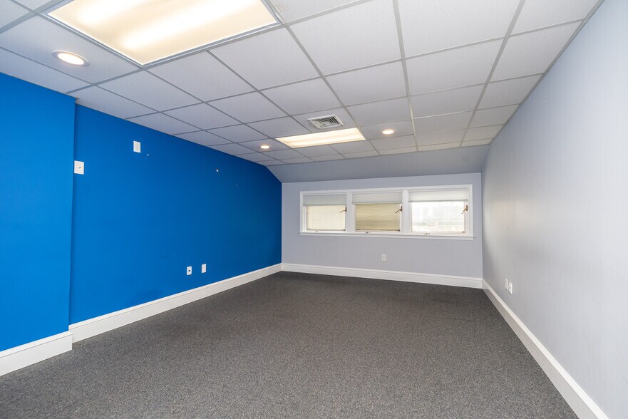 More Photos Of 4-8 Meadowbrook Ln, Chalfont Medical For Lease
