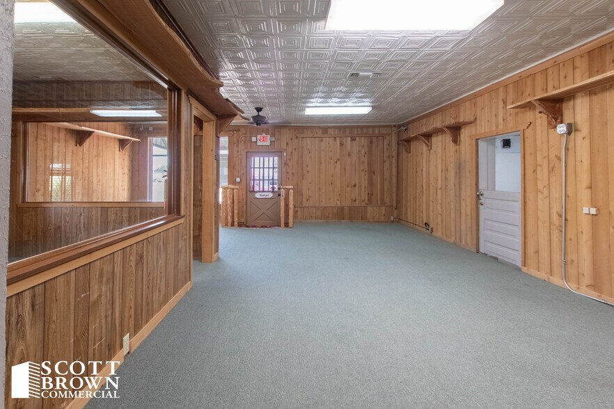More Photos Of 108 W Hughes St, Collinsville Freestanding For Lease