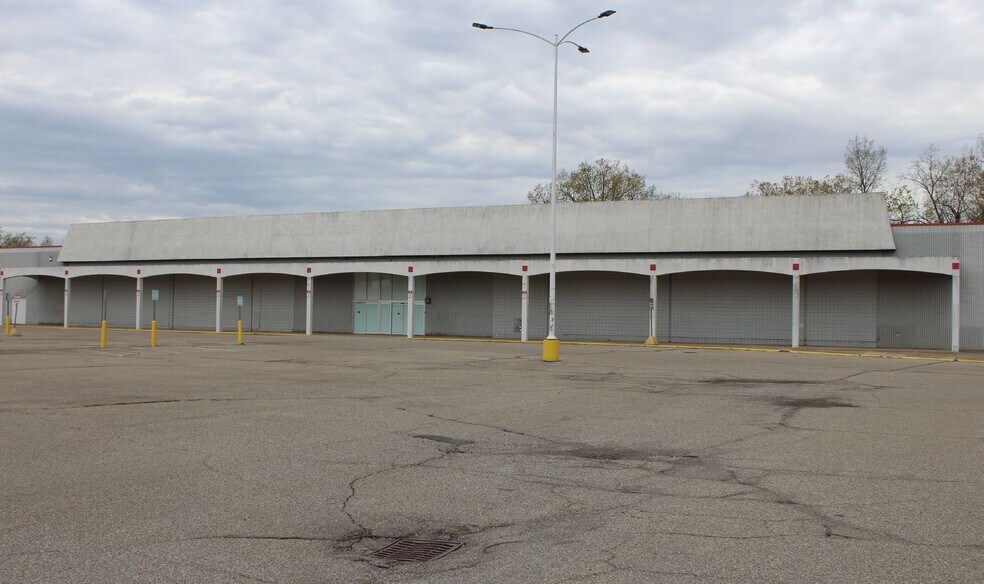 More Photos Of 7601-7651 23 Mile Rd, Utica Freestanding For Sale