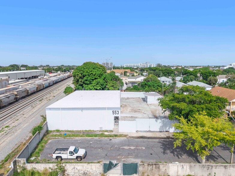 More Photos Of 553 17th St, West Palm Beach Warehouse For Lease