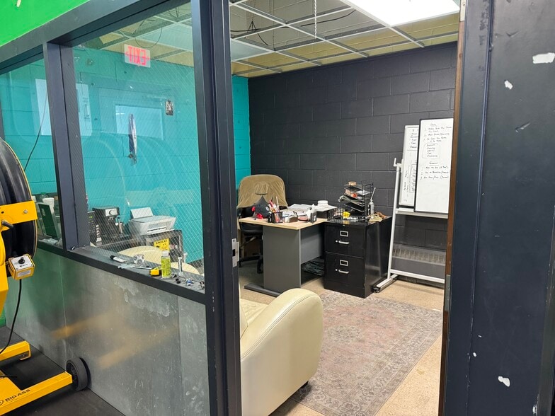 More Photos Of 1025 Acoma St, Denver Flex For Sale