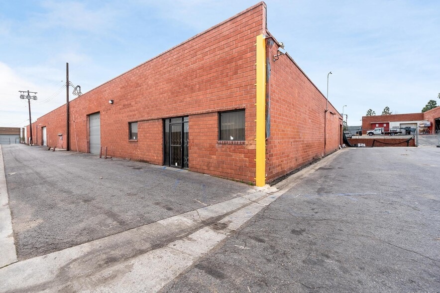 More Photos Of 1421 W 240th St, Harbor City Warehouse For Lease