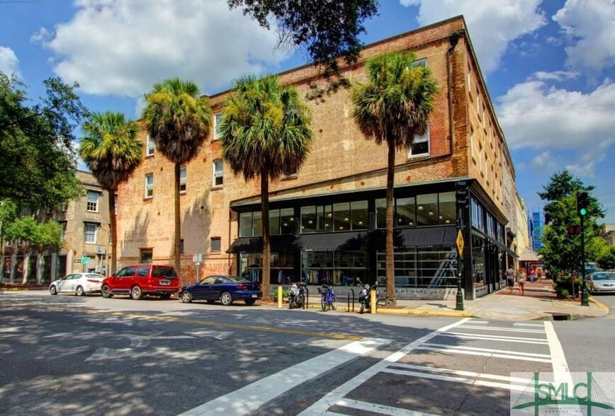 Primary Photo Of 322 W Broughton St, Savannah Storefront For Lease