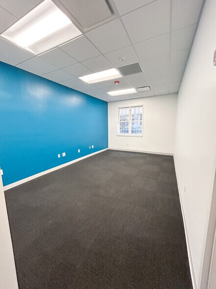 More Photos Of 3 Dauphin St, Mobile Office For Lease