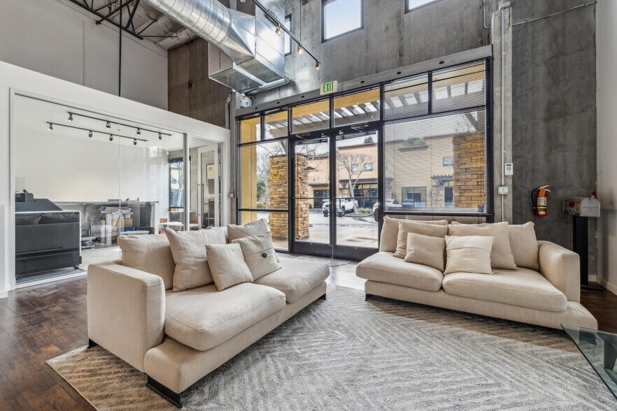 More Photos Of 4314 Redwood Hwy, San Rafael Office For Sale