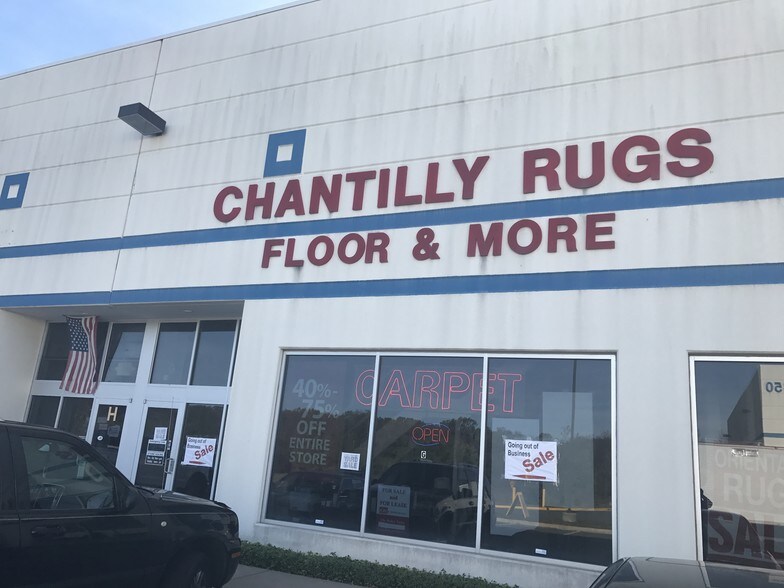 More Photos Of 3852 Dulles South Ct, Chantilly Warehouse For Lease