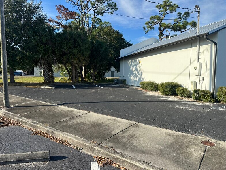 More Photos Of 2841 Tamiami Trl, Port Charlotte Medical For Sale