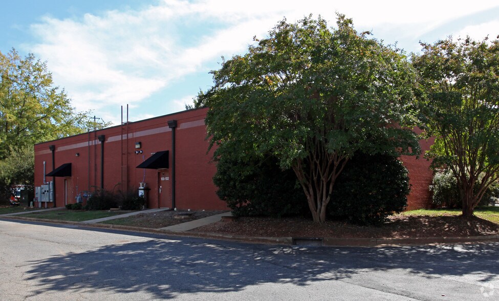 More Photos Of 100 Wrenn Dr, Cary Freestanding For Lease