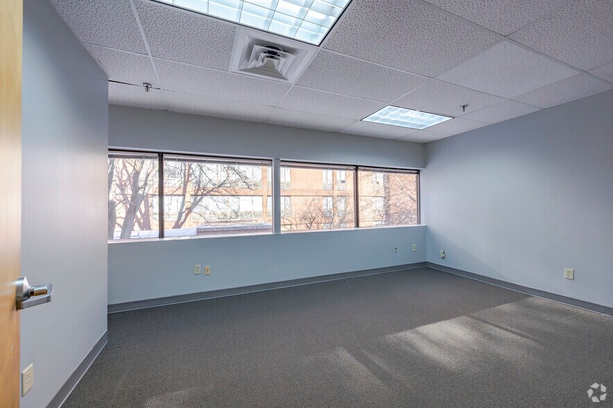 More Photos Of 330 Main St, Hartford Office For Sale