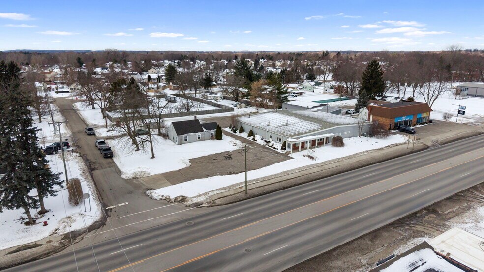 More Photos Of 690 S Lapeer Rd, Oxford Warehouse For Sale