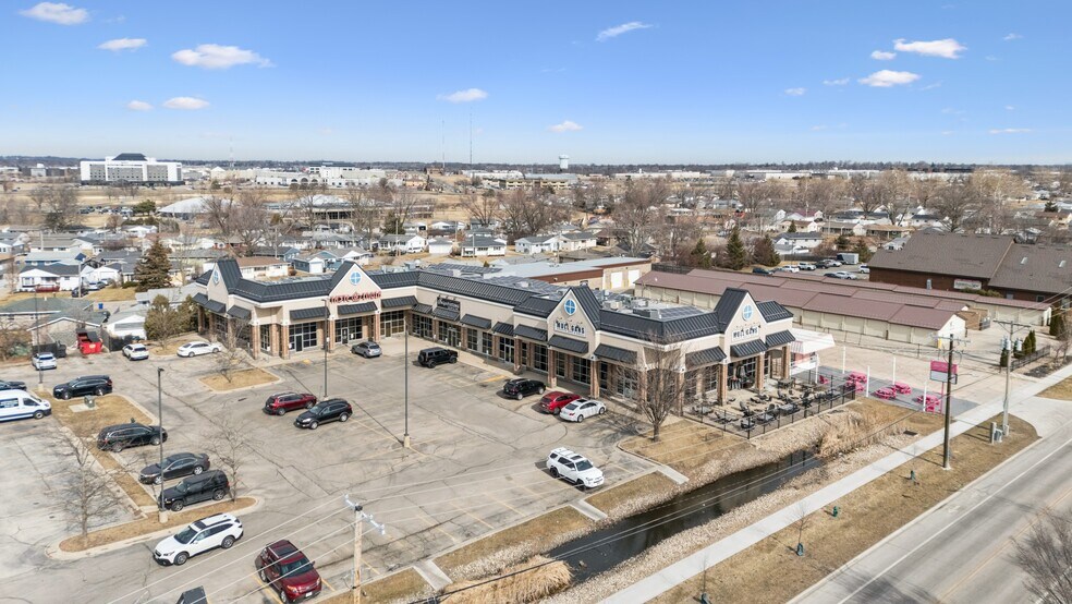 Primary Photo Of 1060 NE Old Marion Rd, Cedar Rapids Freestanding For Sale