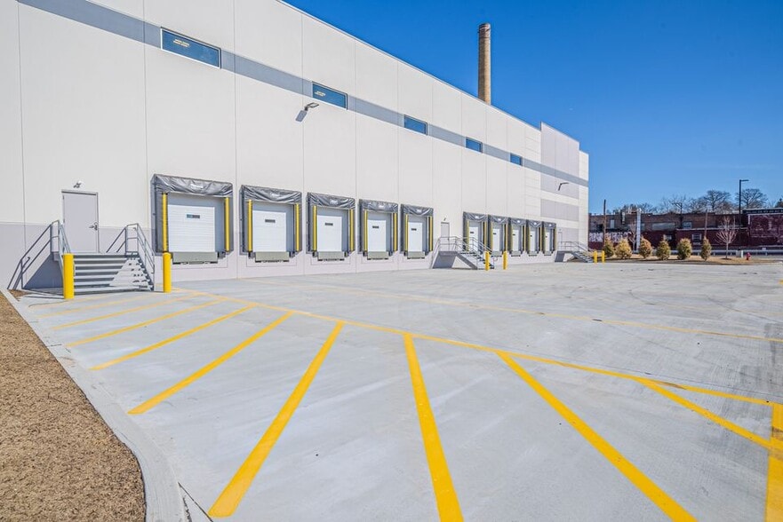 More Photos Of 30 Cross St, Bogota Industrial For Sale