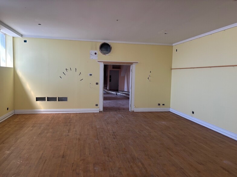 More Photos Of 1312 W North Ave, Chicago Loft Creative Space For Sale