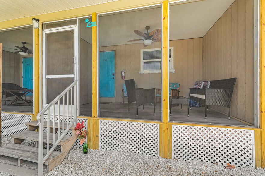 More Photos Of 610 Donax St, Sanibel Apartments For Sale