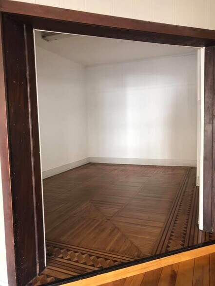 More Photos Of 218 Main St, East Greenville Convenience Store For Lease