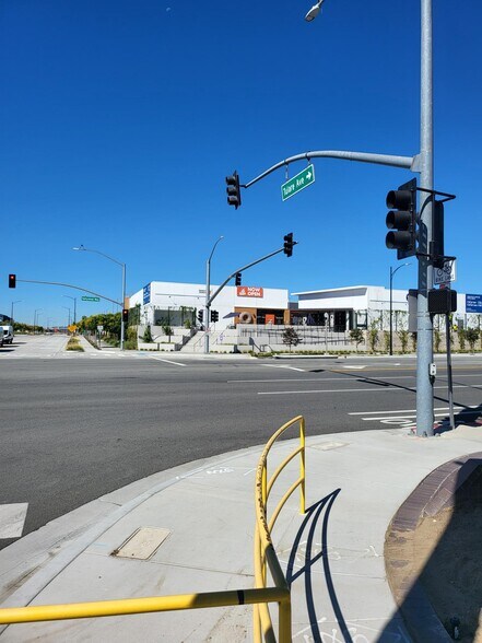 More Photos Of 3000 N Hollywood Way, Burbank Office For Lease