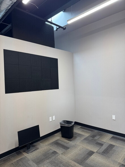 More Photos Of 202 E Historic Columbia River Hwy, Troutdale Storefront Retail Office For Lease