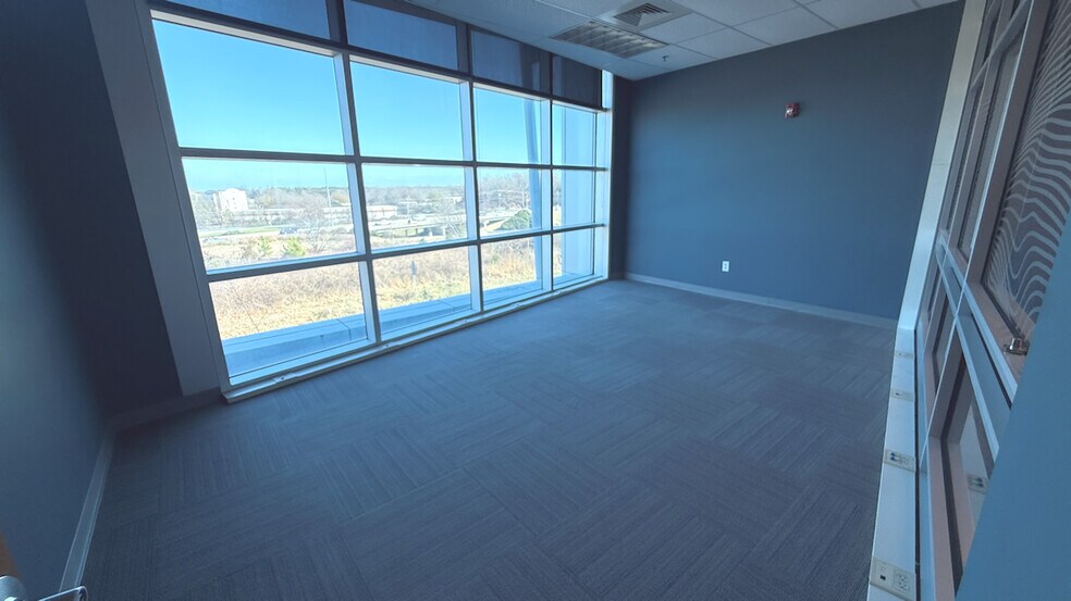 More Photos Of 517 Alcove Rd, Mooresville Office For Lease